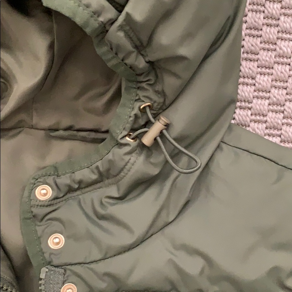 J. Crew Mercantile Puffer w/hood - Picture 3 of 8
